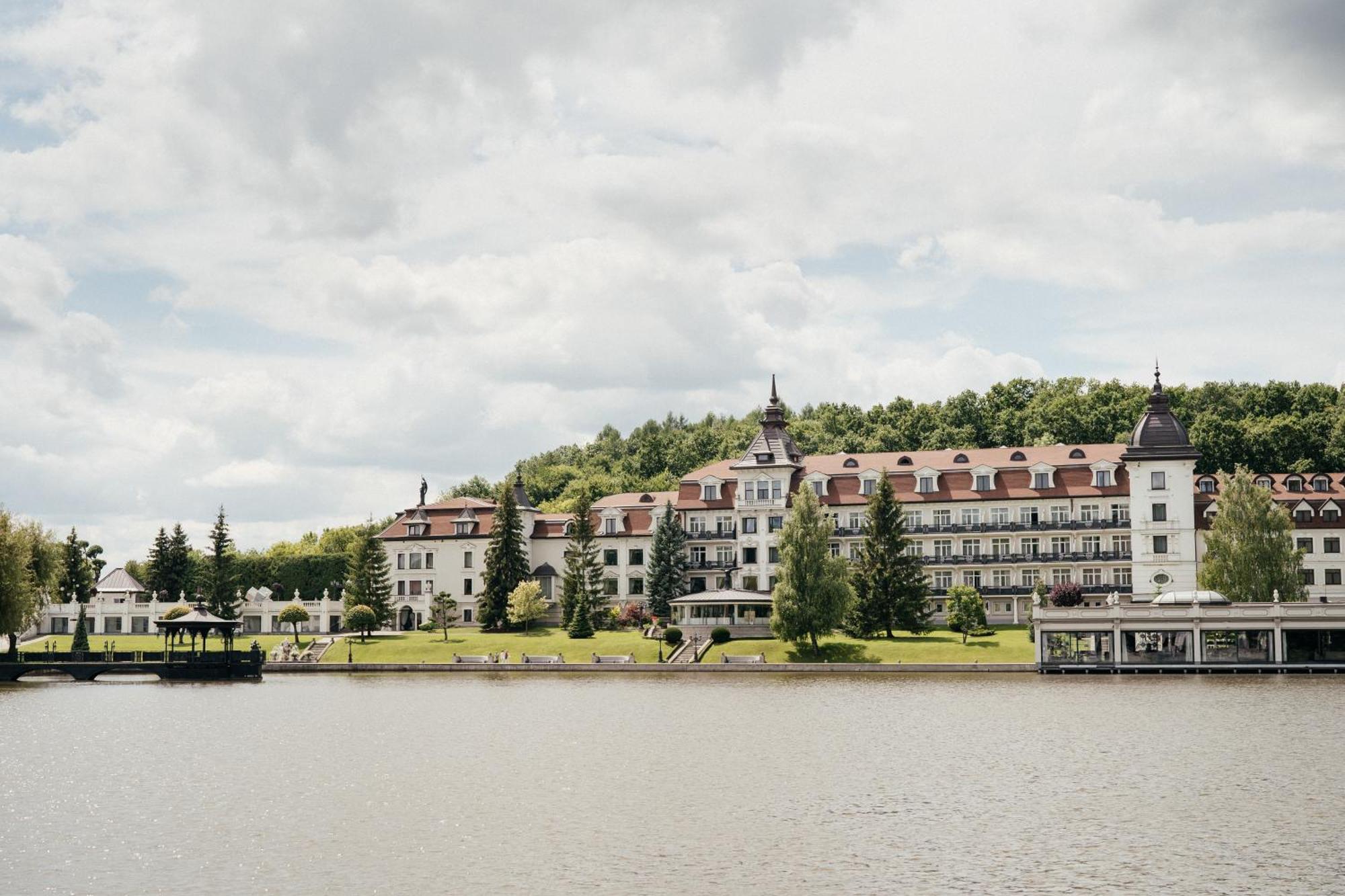 Edem Resort Medical & Spa Strelki  Buitenkant foto