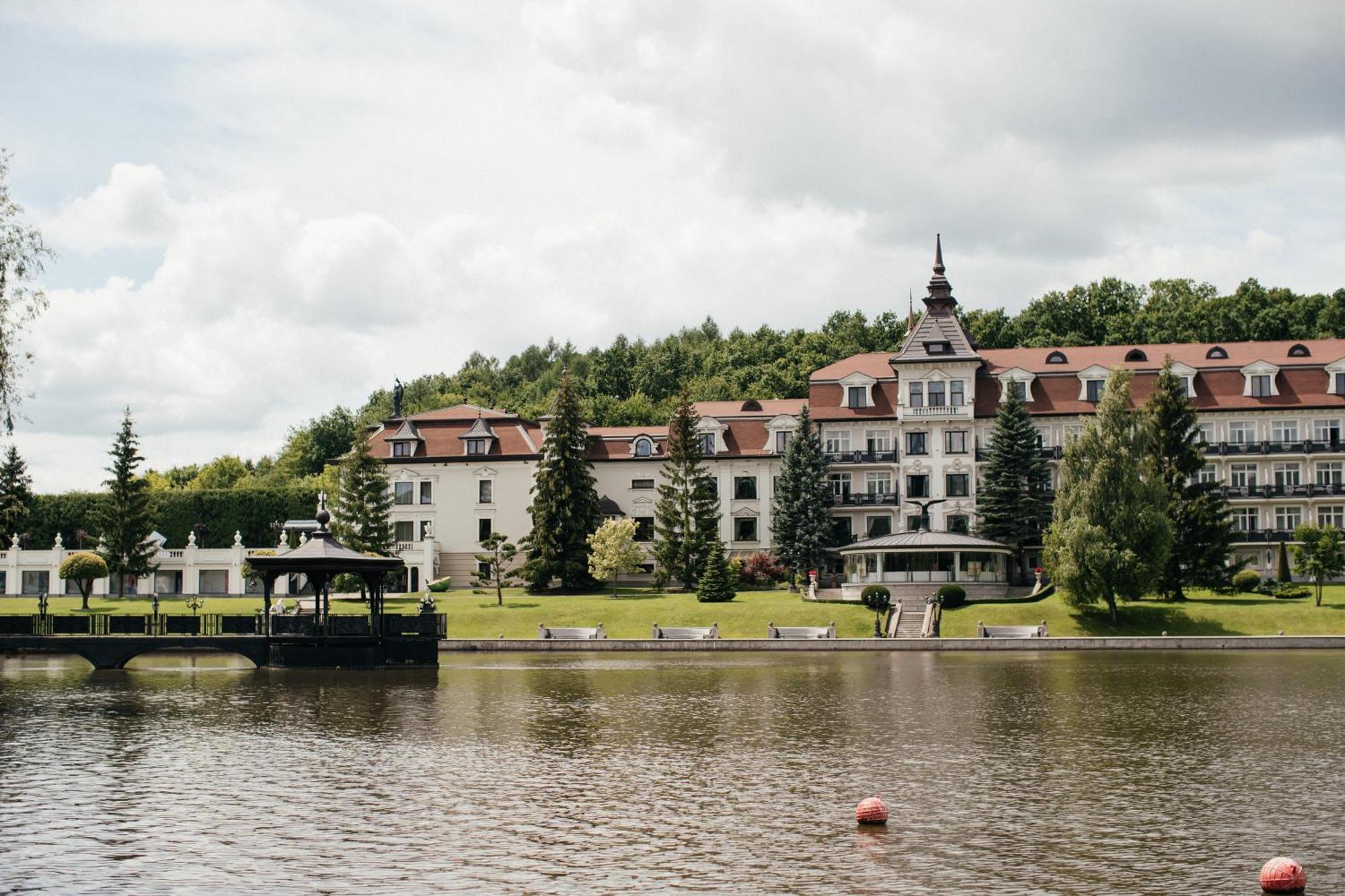Edem Resort Medical & Spa Strelki  Buitenkant foto
