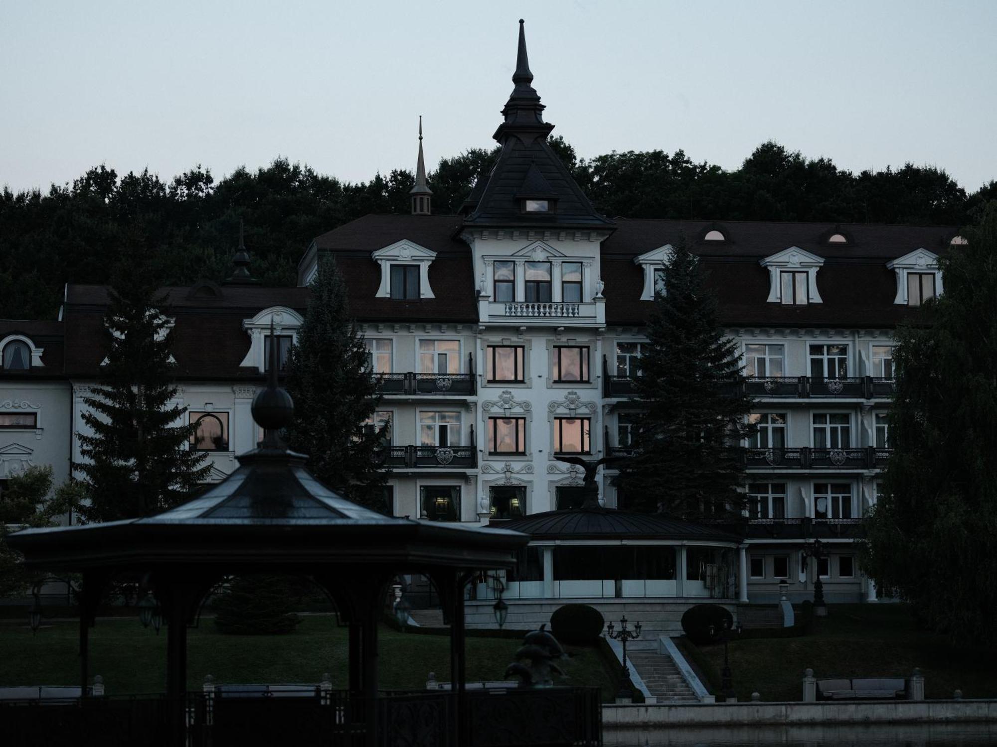 Edem Resort Medical & Spa Strelki  Buitenkant foto